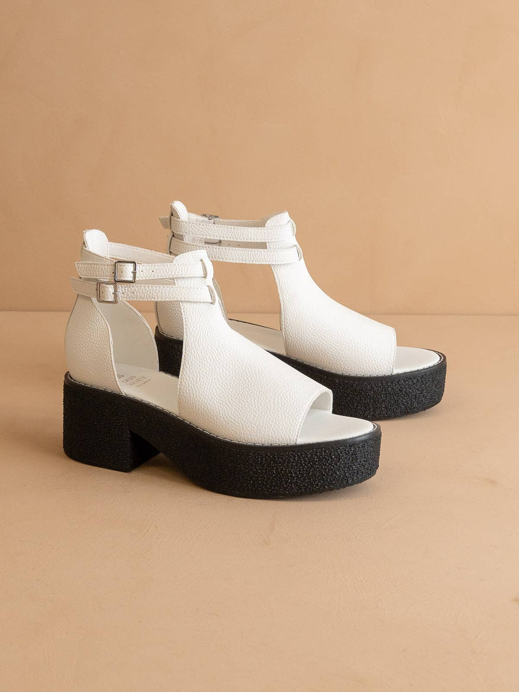 The Elizabeth White | Platform Double Strap Sandal